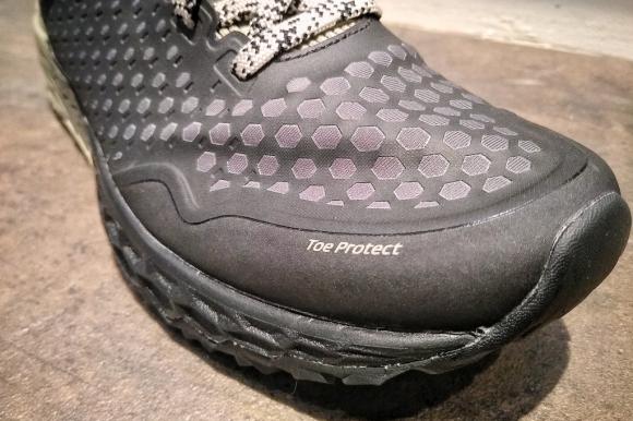 new-balance-hierro-v4-toeprotect2.jpg