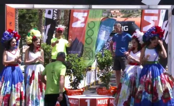miut bubulle double like podium.jpg