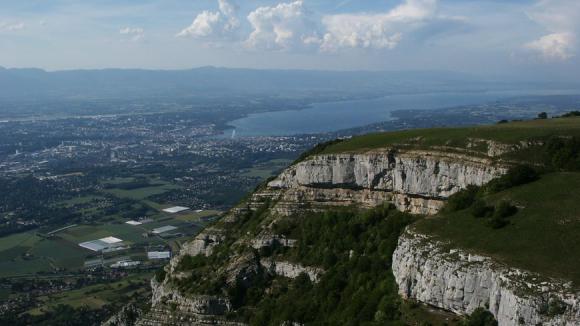 870x489_saleve_vu_du_ciel.jpg